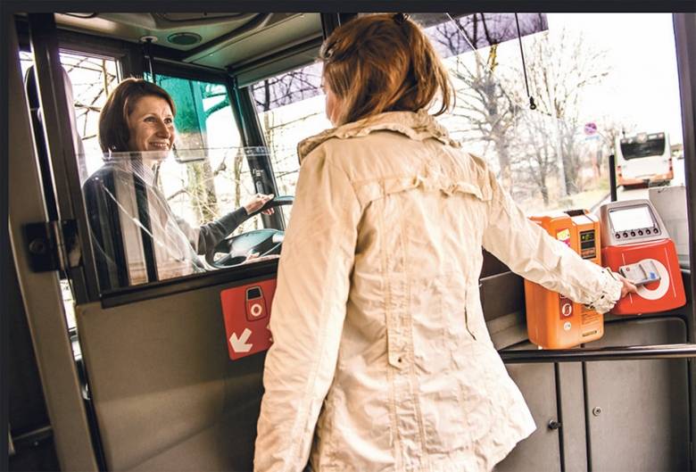 Vandaag verdwijnen de oranje ontwaarders en papieren tickets definitief uit het straatbeeld. 