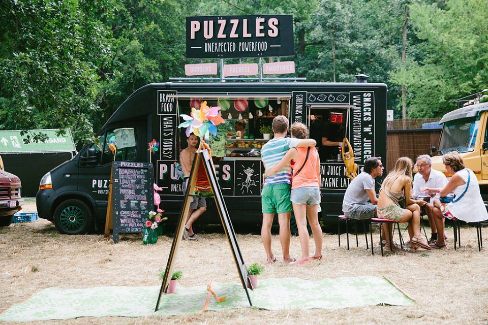 Om het festival volledig CO2-neutraal te houden, biedt het festival vegetarisch eten aan via foodtrucks. © Paradise City