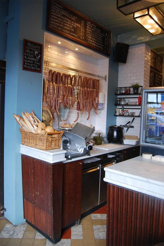 BRUZZGuide-cafe-MONK 1