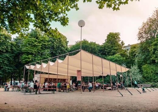 Bar Maurice in het Jubelpark.