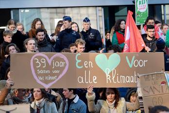 14 februari 2019: Youth for Climate komt voor de zesde opeenvolgende donderdag op straat met de eis voor meer politieke daadkracht inzake klimaat. Ze krijgen nu ook de steun van studenten uit het hoger onderwijs