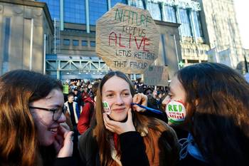 14 februari 2019: Youth for Climate komt voor de zesde opeenvolgende donderdag op straat met de eis voor meer politieke daadkracht inzake klimaat. Ze krijgen nu ook de steun van studenten uit het hoger onderwijs.