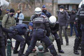 31 januari 2021: arrestaties in en rond het centraal station in Brussel. De politie is talrijk aanwezig om manifestanten die willen protesteren tegen de coronamaatregelen tevatten. De manifestatie kreeg immers geen toelating.