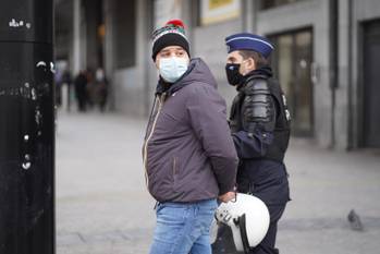 31 januari 2021: arrestaties in en rond het centraal station in Brussel. De politie is talrijk aanwezig om manifestanten die willen protesteren tegen de coronamaatregelen tevatten. De manifestatie kreeg immers geen toelating.