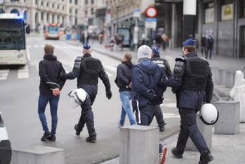 31 januari 2021: arrestaties in en rond het centraal station in Brussel. De politie is talrijk aanwezig om manifestanten die willen protesteren tegen de coronamaatregelen tevatten. De manifestatie kreeg immers geen toelating.