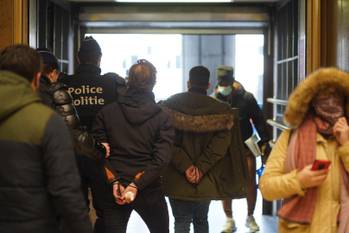 31 januari 2021: arrestaties in en rond het centraal station in Brussel. De politie is talrijk aanwezig om manifestanten die willen protesteren tegen de coronamaatregelen tevatten. De manifestatie kreeg immers geen toelating.