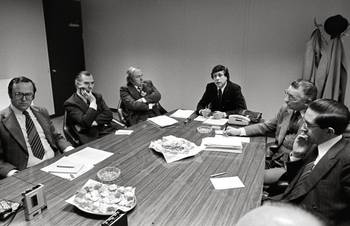 20211118_Electoraal debat in januari 1978 met Wilfried Martens, Leo Tindemans, Hugo Weckx, Hugo Schiltz en Willy Claes_(c)_PhotoNews