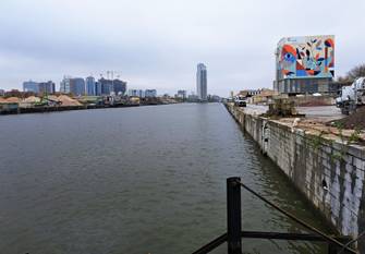 Industrie langs het Vergotedok aan het kanaal Brussel-Charleroi. Hier is Stevens Recycling gevestigd, een grote speler op het gebied van het recycleren van oude metalen