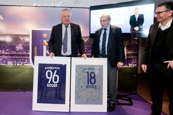 Roger Vanden Stock afscheid als voorzitter RSC Anderlecht met werknmeres van de club