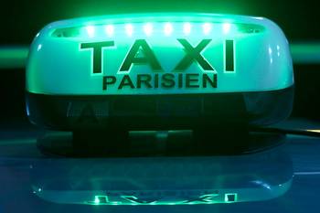 27-03-2018  Internationaal protest van taxichauffeurs tegen UBER Taxi Parisien