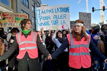 14 februari 2019 Youth for Climate, gesteund door studenten uit het hoger onderwijs: "Je n n'ai pas la thune pour aller vivre sur la lune"