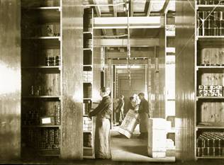 Het Delhaizedepot in de Osseghemstraat in 1899