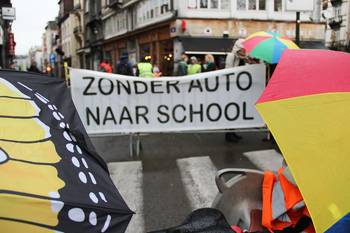 Vrijdag 15 maart 2019, Mabo aan de Vlaamsesteenweg: Filter Café Filtré bestaat 1 jaar en herneemt haar acties acties aan de schoolpoorten voor een betere luchtkwaliteit daar