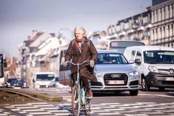 20190329 verkeer mobiliteit auto autos buslaan fietslaan fietser fietsers Sainctelette