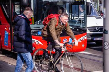 20190329 verkeer mobiliteit auto autos fietser fietsers Sainctelette