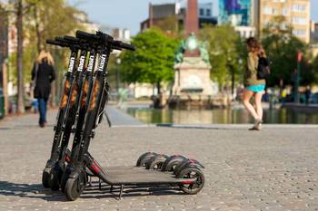 Flash deelsteps op de vismarkt in Brussel freefloating