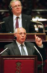 22 november 2000: toespraak van Michail Gorbatsjov aan de Belgische Senaat, waar Armand De Decker toen voorzitter was