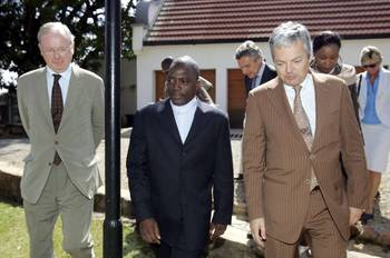 3 juni 2006: ezoek in Lumumbashi van Vice-Premier Didier Reynders en Minister van Ontwikkelingssamenwerking Armand De Decker aan Joseph Kabila