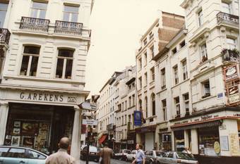 De Steenstraat in de jaren 1980, waar toen de ingang van de Ancienne Belgique was