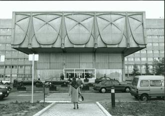 De ingang van het UZ Jette (VUB) in de jaren 1980