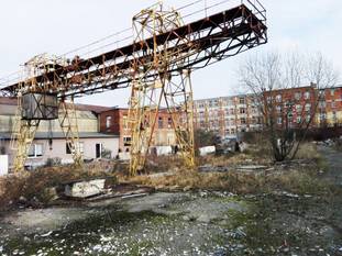 De rol- of laadbrug op de site aan de Emile Delvastraat 100 in Laken