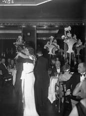 De overgang van 1933 naar 1934: nieuwjaarsnacht in Hotel Métropole, in aanwezigheid van Henriette Pointal, de toenmilige Miss Paris