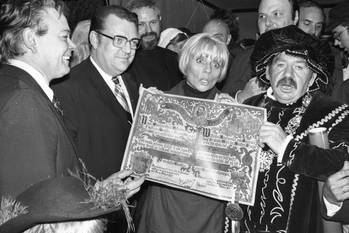 Annie Cordy tijdens de septemberfeesten van 1973 in de Hoogstraat