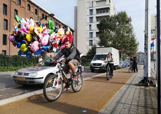 20210919 Autoloze zondag 2021 ballonnen fietspad Henegouwenkaai 3500px