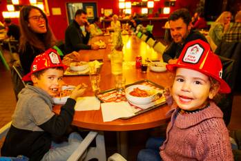 1823 IN BEELD Spaghettislag bij de brandweer