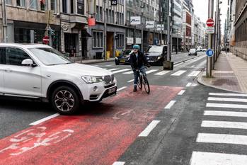 Betonblokken fietspad Wetstraat 19