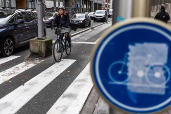 Betonblokken fietspad Wetstraat 21