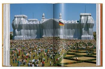 20240201 De Reichtstag in Berlijn werd in 1985 door kunstenaar Christo en zijn vrouw Jeanne-Claude ingepakt