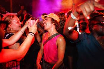 20260628 COULEUR CAFE ZONDAG BRUZZ BUS 5