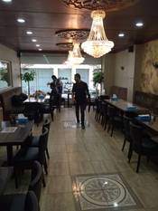 De twee Irakezen openden tien dagen geleden de deuren van het eerste Irakese restaurant in Brussel. 