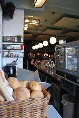 BRUZZGuide-cafe-MONK 2