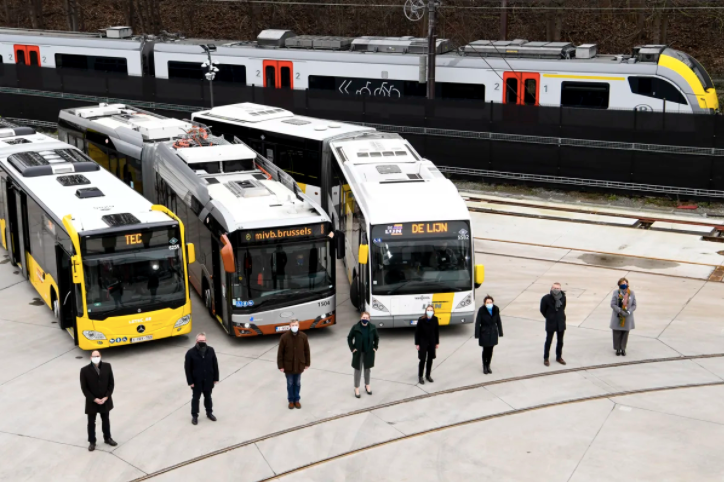 Bussen van De Lijn, MIVB en TEC, de Vlaamse, Brusselse en Waalse openbaar vervoersmaatschappijen