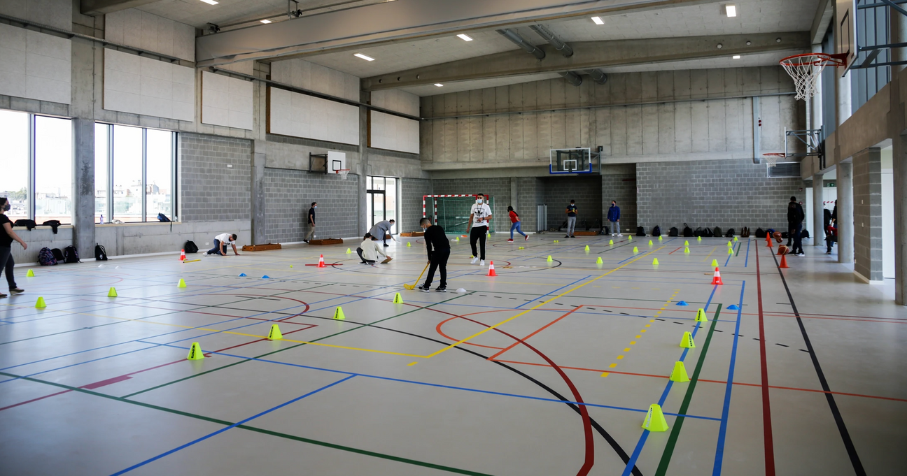 De sporthal - met fantastisch uitzicht over de stad - in de Picardstraat.