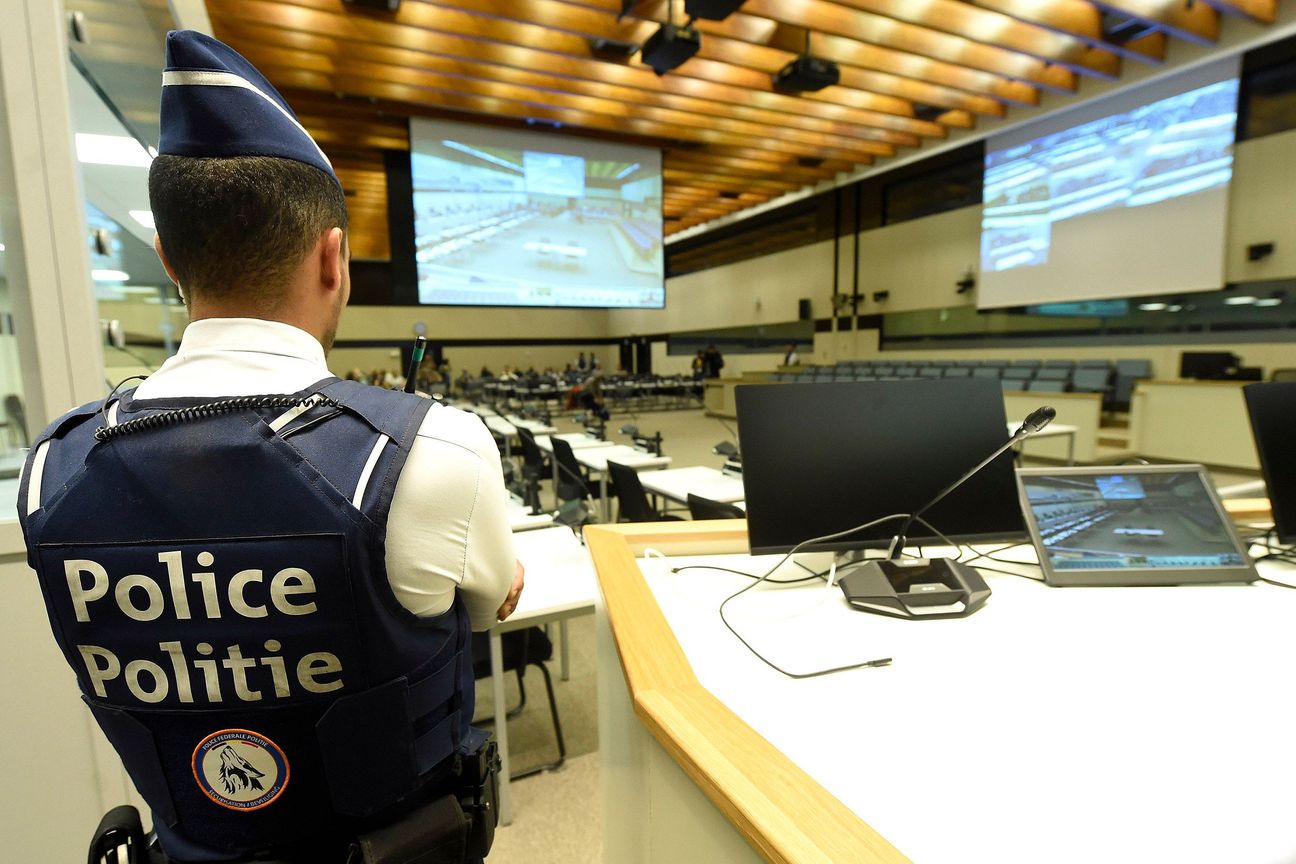 30 november 2022: terreurproces van de aanslagen in metrostation Maalbeek en Brussels Airport, met de  voorstelling van de ruimte in de voormailige NAVO-gebouwen met de nieuwe boxen voor de beklaagden