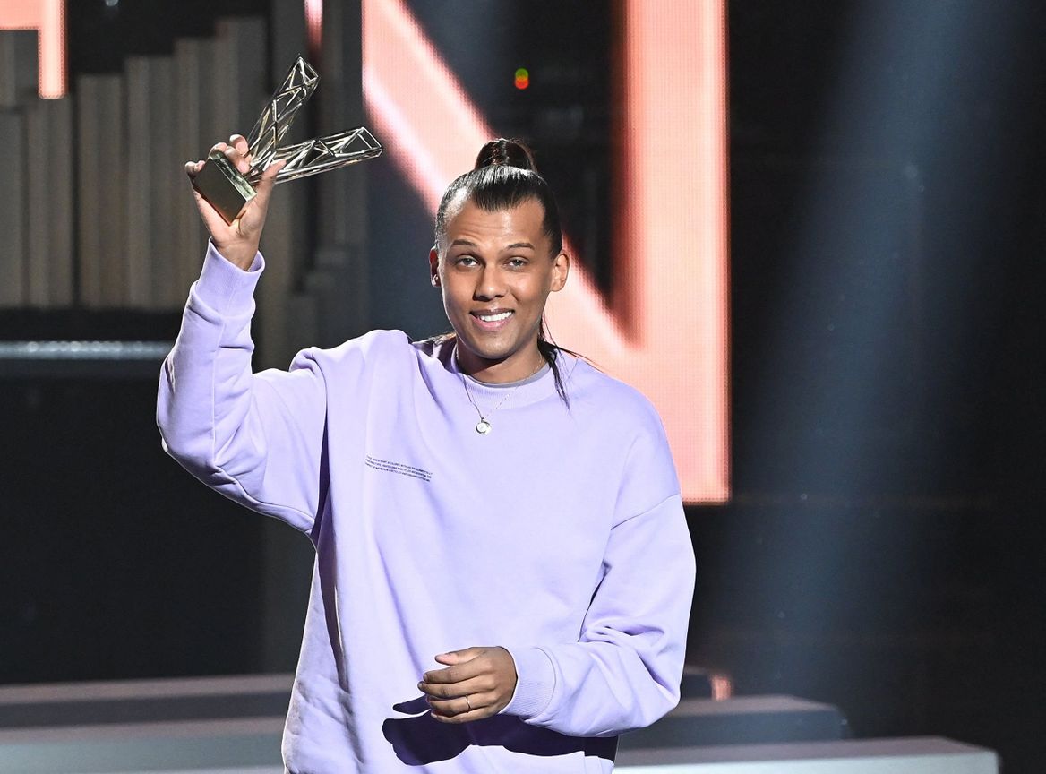 Stromae (Artiste masculin voor zijn album 'Multitude') tijdens de uitreiking van de Victoires de la musique à la Seine musicale de Boulogne-Billancourt in Frankrijk op 10 februari 2023