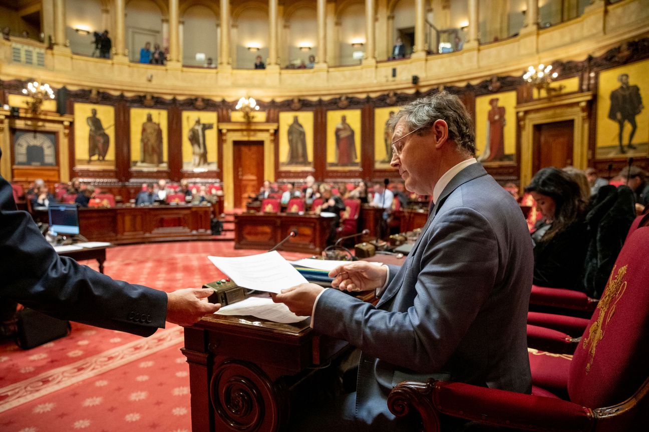 Karl Vanlouwe, senator voor N-VA tijdens een plenaire zitting van de Senaat in het federaal parlement op 16 december 2022