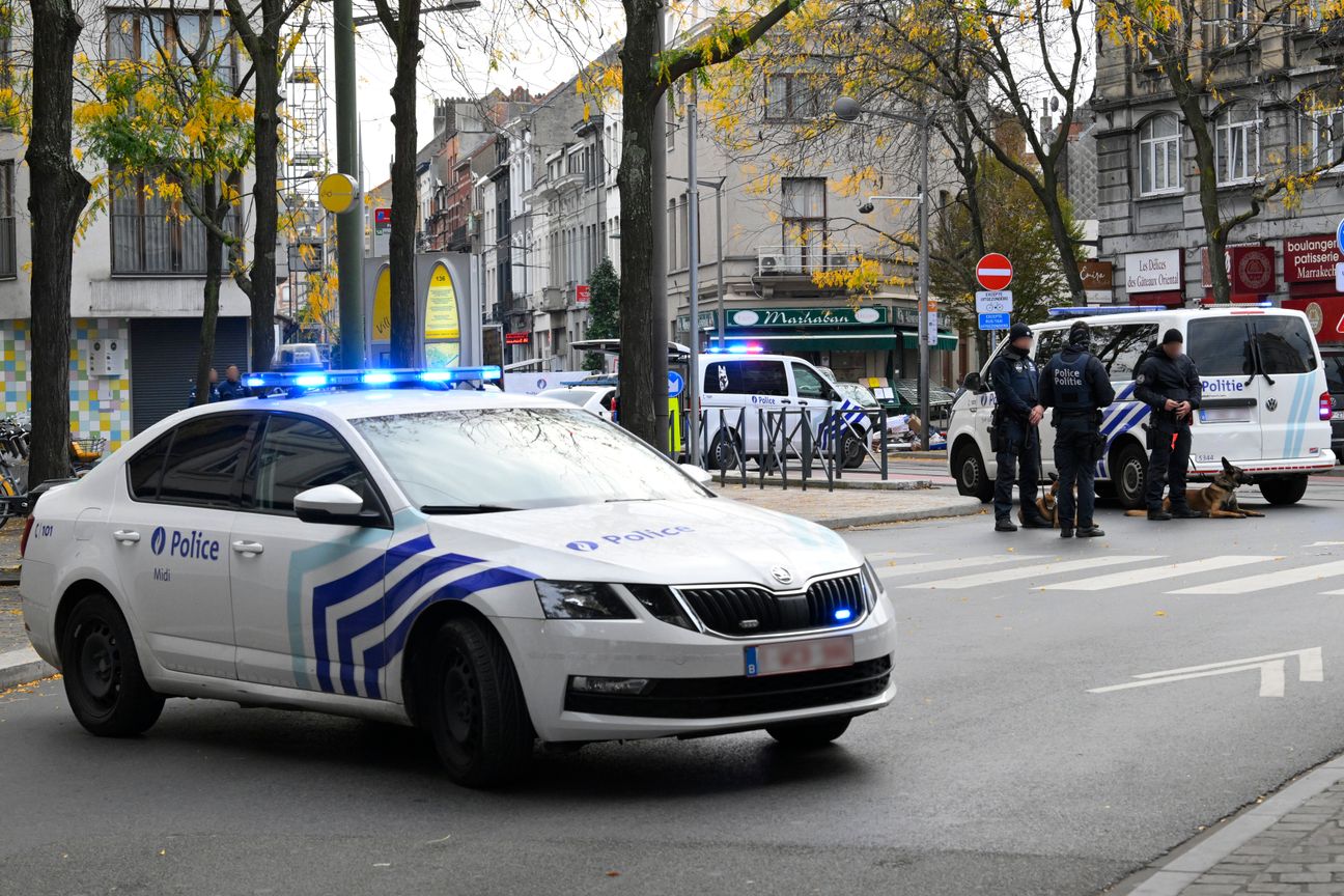 Na de aanslag op Zweedse voetbalsupporters aan de Ieperlaan op 16 oktober 2023, schoot de politie de dader neer in een café bij de Van Ooststraat in Schaarbeek