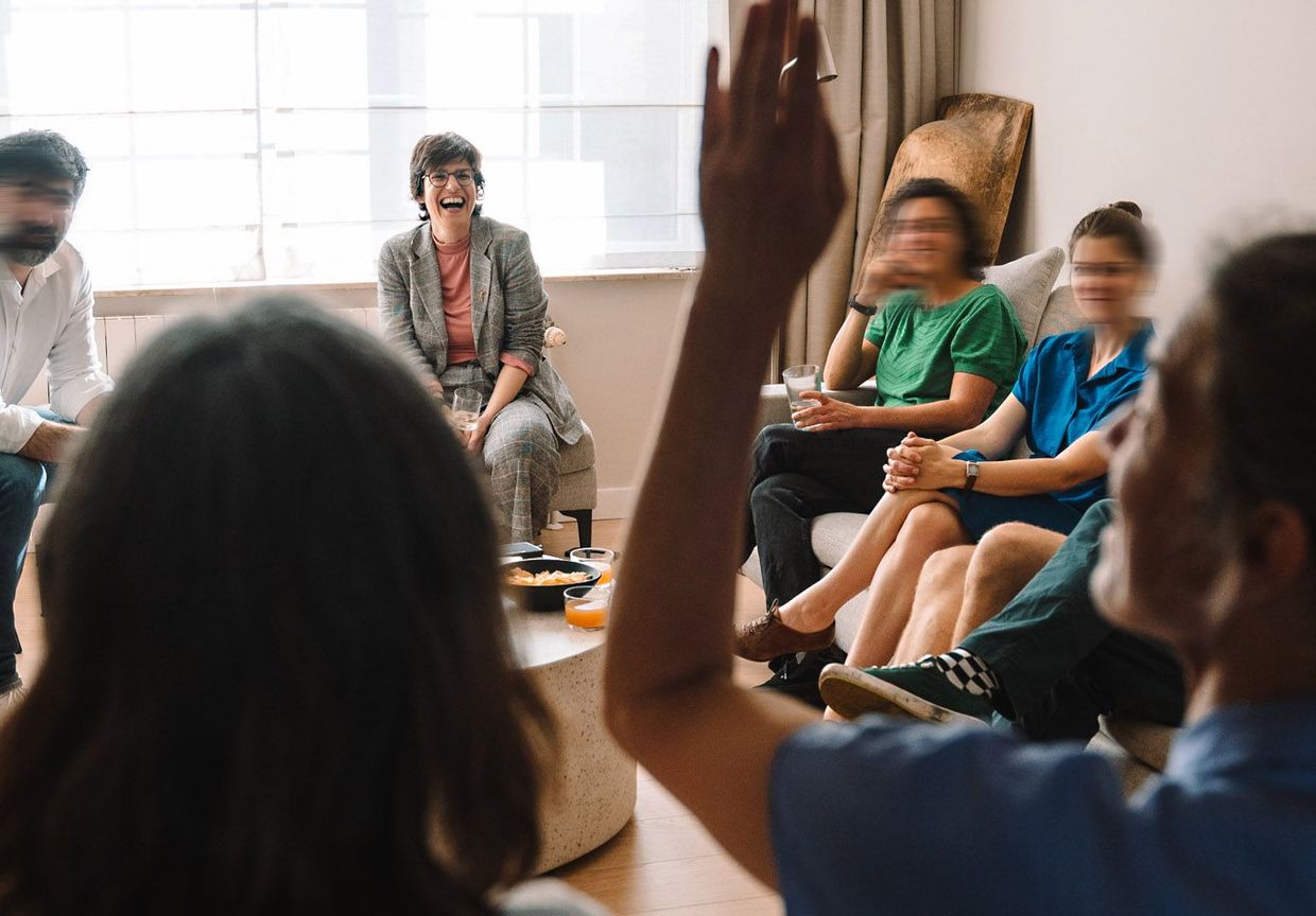 Groen en Ecolo Brussel trekken naar de woonkamers van Brusselaars onder de naam ‘salongesprekken’, zoals hier in Jette met Tinne Van der Straeten.