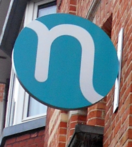 Het N-logo van het Nederlandstalig onderwijs in Brussel