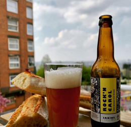 CHEZ_JANINE_ROCK'N_CAROL_BIER_BROOD