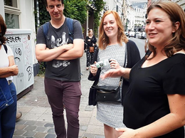 Valérie De Ketelaere (rechts) met Bazaar Trottoir in de Kartuizersstraat