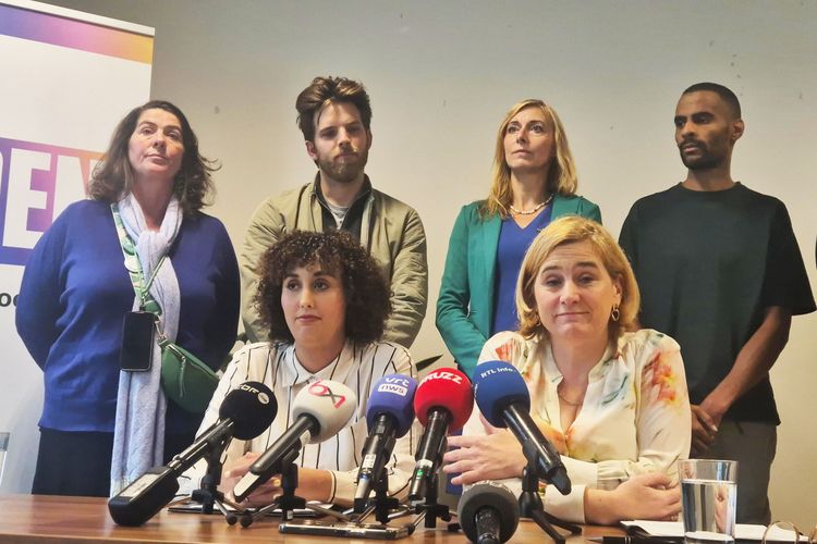 Vrijdag 13 september 2024: Elke Van den Brandt (Groen) kondigt op een persconferentie met co-voorzitter Nadia Naji en andere Brusselse kopstukken aan dat ze stopt als formateur voor de Brusselse regeringsvorming