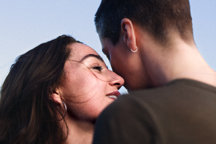 Debuutfilm Cato Kusters 'Julian' met Laurence Roothooft en Nina Meurisse.