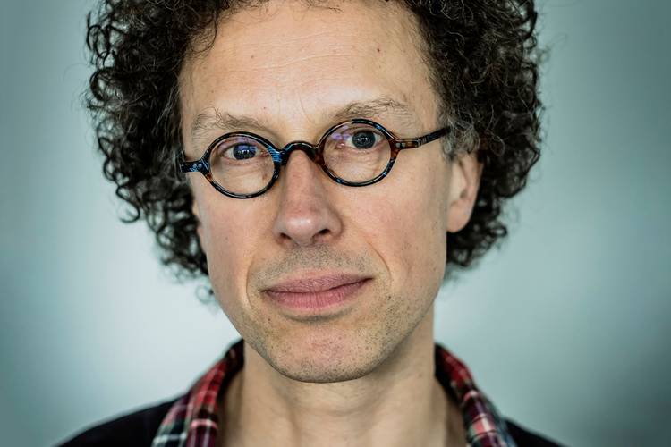 Kris Hendrickx, BRUZZ-redacteur