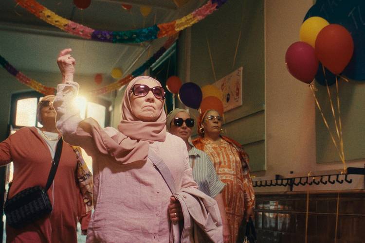 'Les Baronnes', de nieuwe langspeelfilm van regisseur Nabil Ben Yadir, is vanaf 3 december in de zalen.