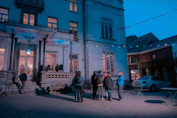 Nocturne van de Brusselse musea bij Maison des Arts in 2025.